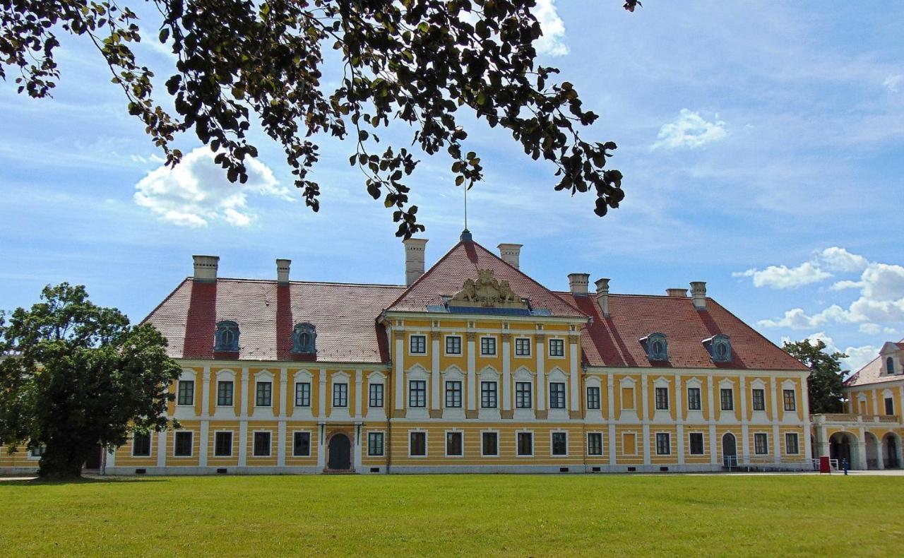 Petros Apartmani Vukovar Extérieur photo