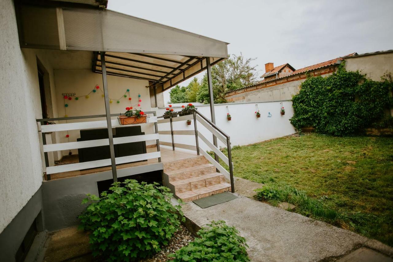 Petros Apartmani Vukovar Extérieur photo